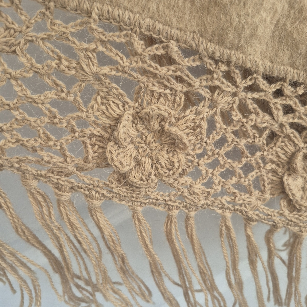 Alpaca Poncho - Picture 3 of 5